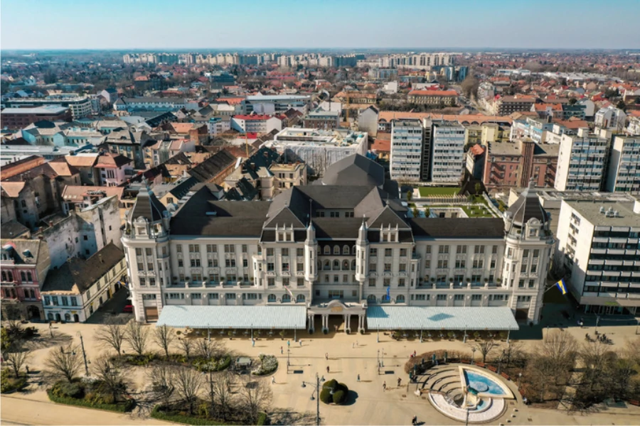 Megújul a debreceni Aranybika szálló, az MCC oktatási központja