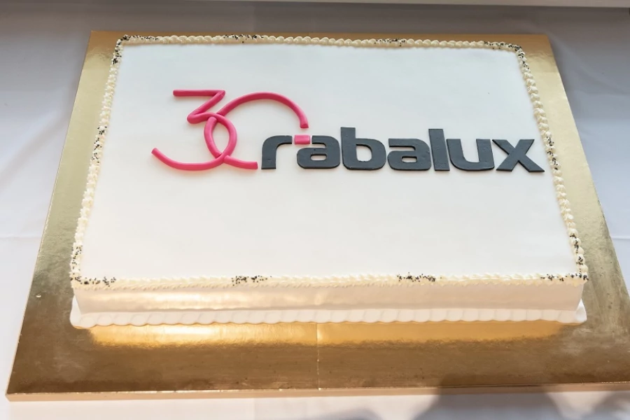 Lámpák, amelyek kiállják az idő próbáját – 30 éves a Rábalux!